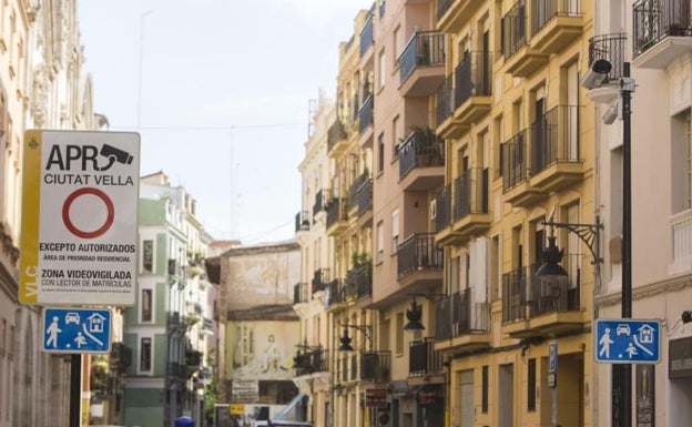 Las cámaras de Ciutat Vella rozan el millón de euros recaudado en multas