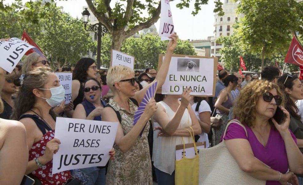 Ayuntamiento e interinos acuerdan priorizar los meses de trabajo en el Consistorio