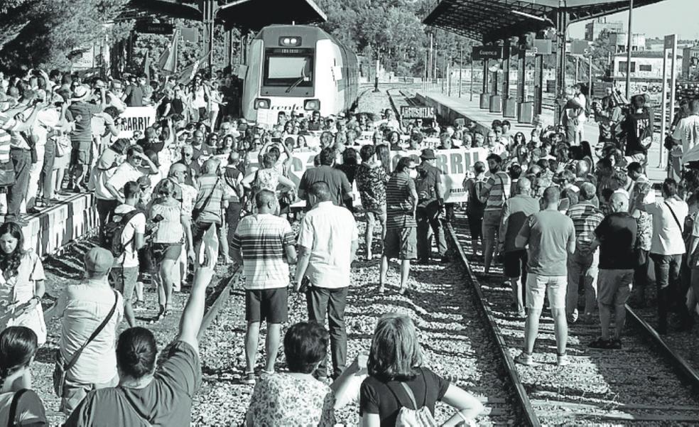 El tren pasa