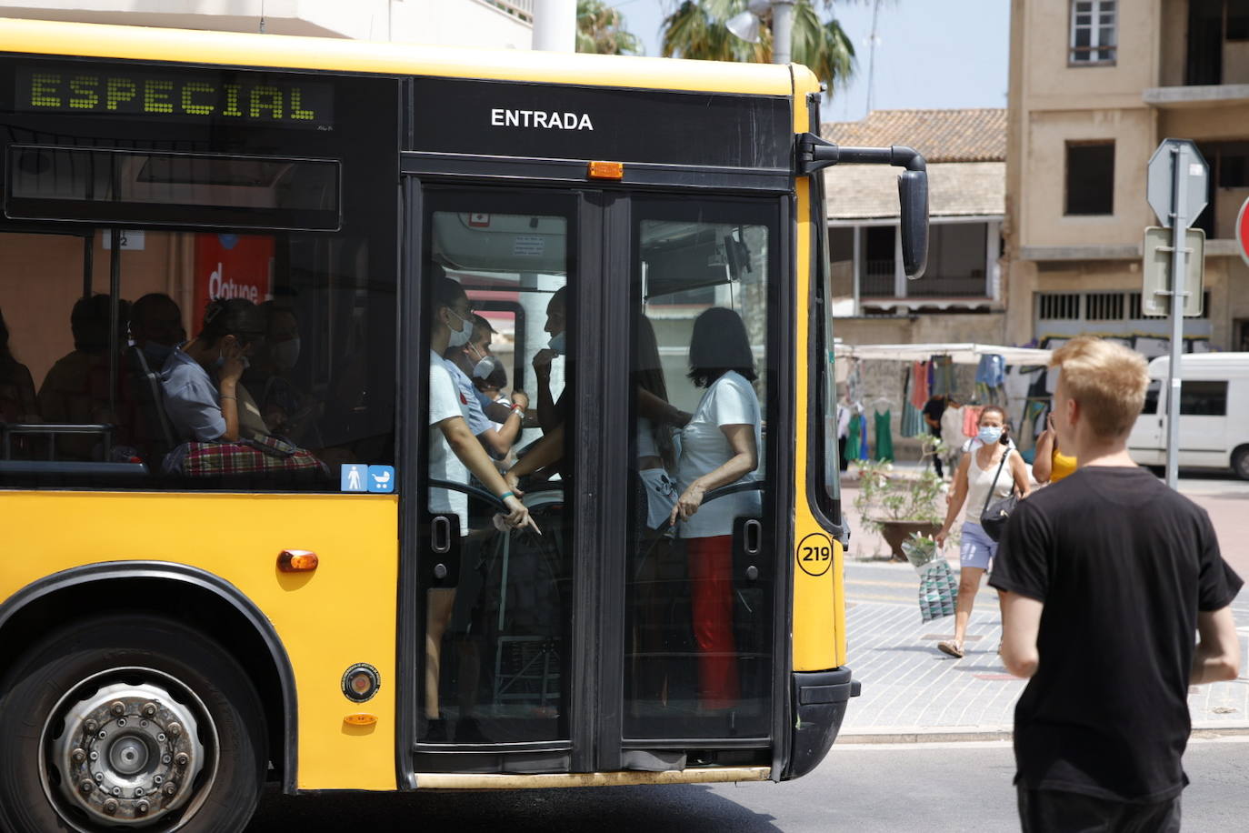 Aglomeraciones en los buses de Metrovalencia