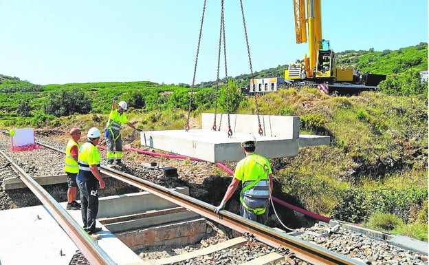 Los contratistas impugnan obras ferroviarias al incluir Adif una cláusula abusiva