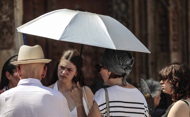 Valencia sufre una noche ecuatorial con 27 grados e iguala el récord de 1937