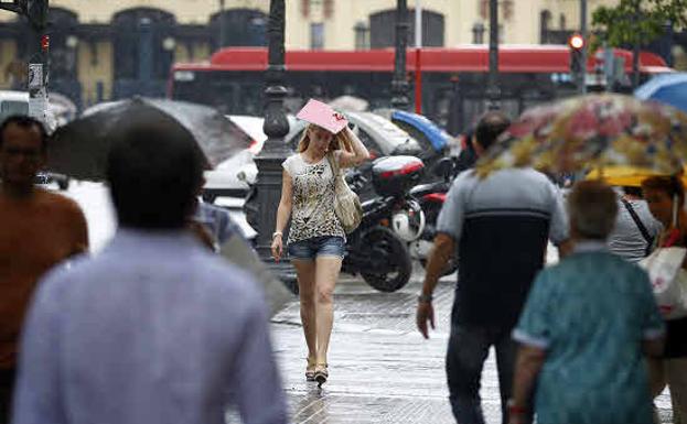 Cambio brusco del tiempo: fuertes lluvias acompañadas de altas temperaturas en la Comunitat