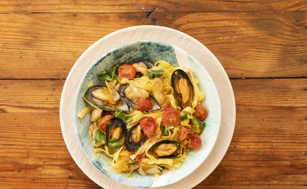 Pasta con mejillones, una idea sana y mediterránea