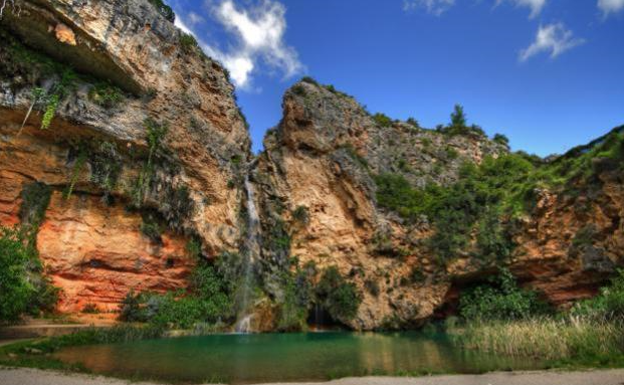 Un joven muere en Buñol al arrojarse al agua desde las rocas en la Cueva del Turche