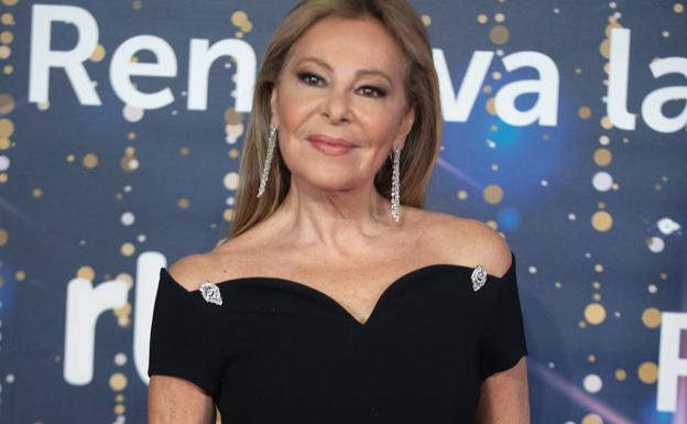 Ana Obregón recupera su tradicional posado del verano