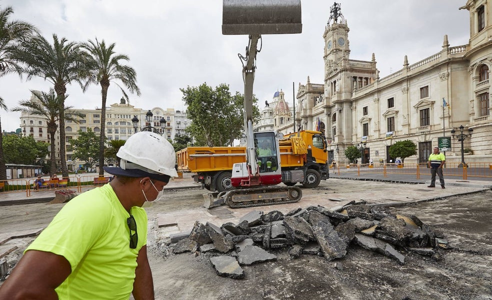 Ocho contratistas se reparten las obras de Ribó investigadas por Antifraude