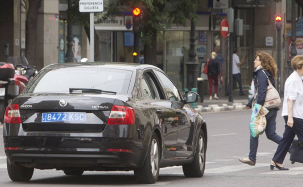 La Justicia anula la obligación precontratar con una hora de antelación los vehículos de alquiler con conductor de Elche