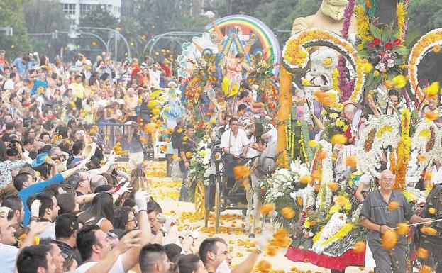 Las calles de Valencia donde no se puede aparcar desde hoy por la Batalla de Flores