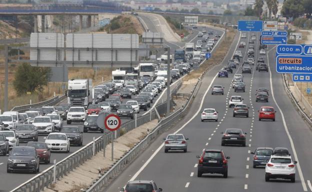 La Operación Salida atasca la A-7 en Dénia