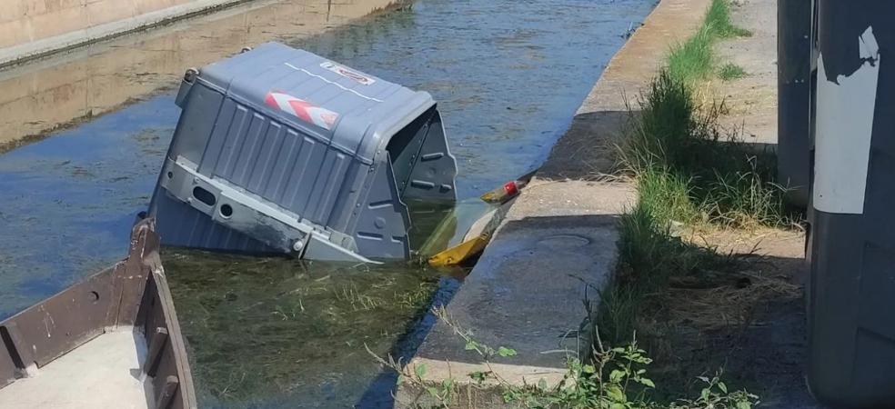 El botellón se descontrola en El Palmar y deriva en vandalismo