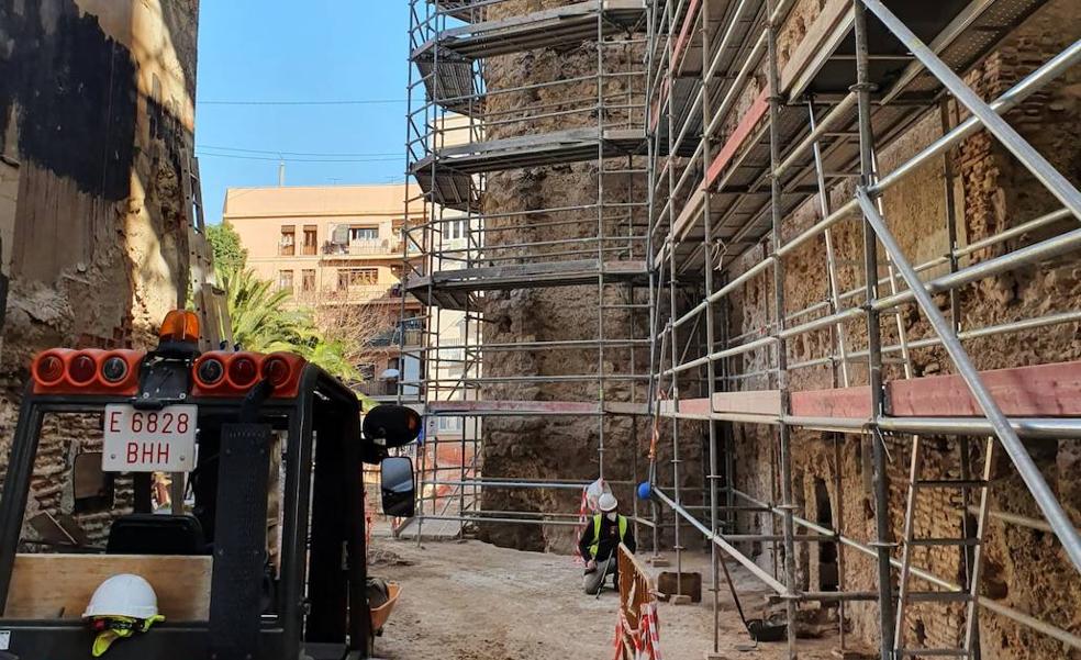 El rescate de la muralla islámica de Valencia se envenena