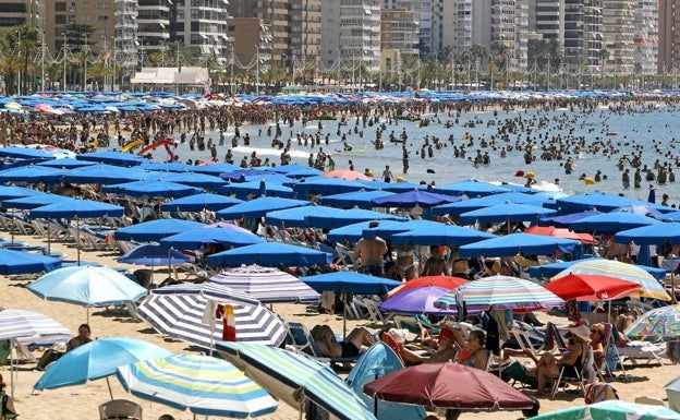 Los hoteles de la Comunitat Valenciana cierran julio con una ocupación que roza los niveles prepandemia