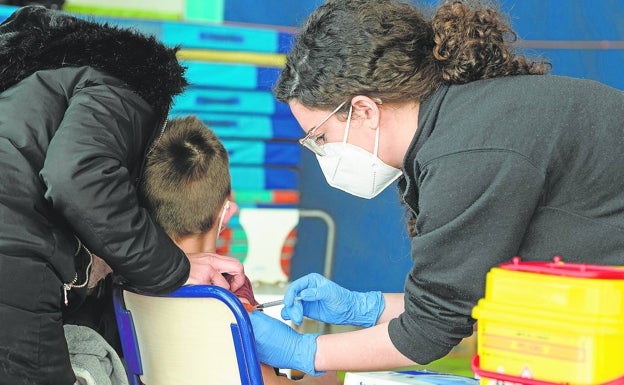 La falta de citaciones lastra la segunda dosis de la vacuna del Covid en niños