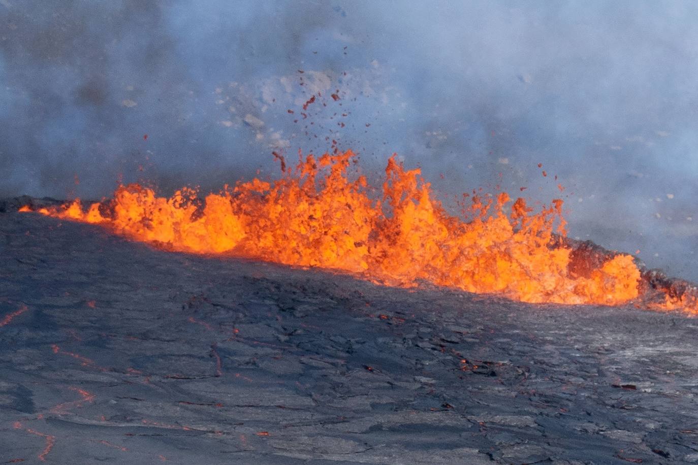 Un volcán entra en erupción en Islandia