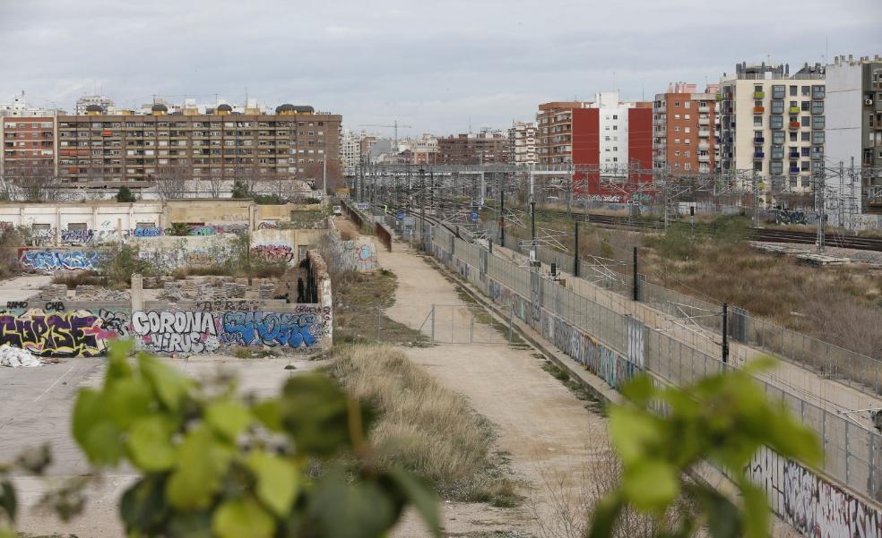 El canal de acceso del Parque Central pasará a cuatro metros de edificios