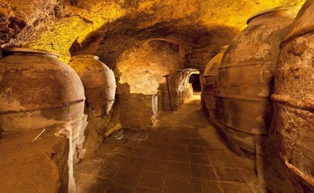 Excursión por cuevas mágicas en Valencia: Cuevas de la Villa de Requena