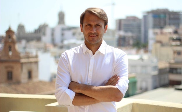 Mendieta firma como director técnico en el Pafos de Chipre