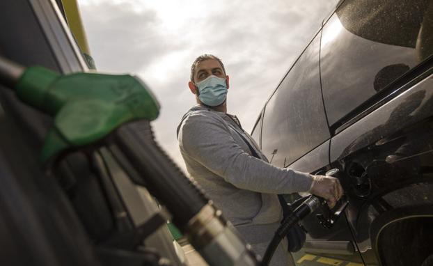 El precio de la gasolina vuelve a caer: Las gasolineras más baratas de la Comunitat Valenciana