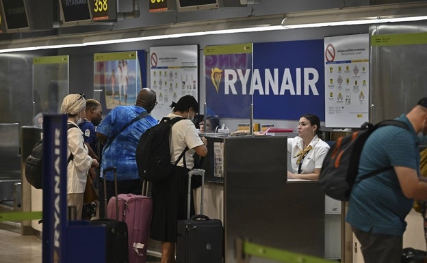 Los trabajadores de Ryanair vuelven este lunes a la huelga con paros que se prolongarán hasta enero