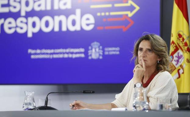 Moncloa cede y adelanta a este lunes la reunión con las CC AA por el plan energético