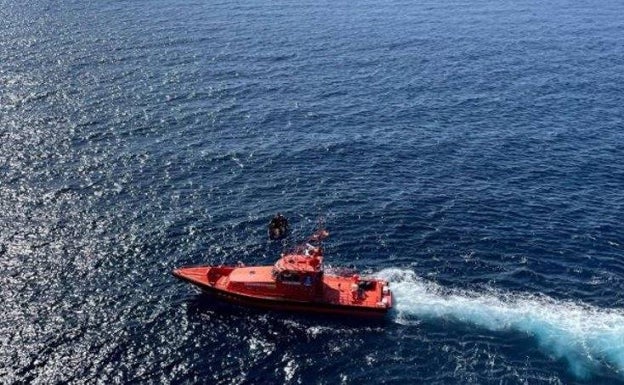 Interceptan una patera con trece personas a bordo frente a la costa de Calpe