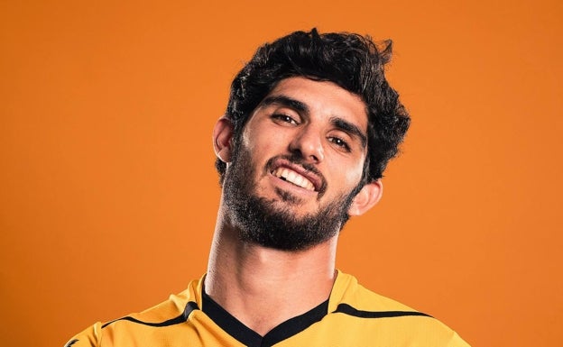 El Valencia vende a Guedes al Wolverhampton por 30 millones más variables