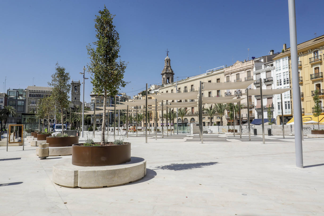 El PP pide a Ribó vigilancia policial en la plaza de la Reina para frenar el vandalismo