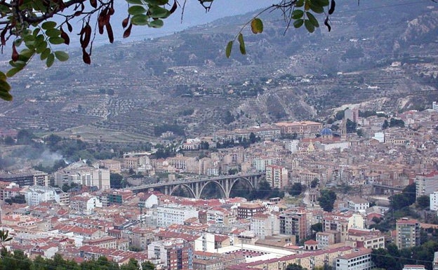 Los ecologistas califican de «burla» la encuesta de valoración paisajística para instalar un parque fotovoltaico en Polop Alt de Alcoi