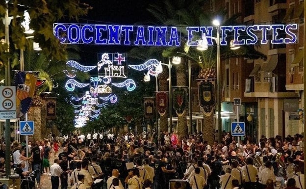 Cocentaina inicia las Fiestas de Moros y Cristianos más esperadas después de la pandemia