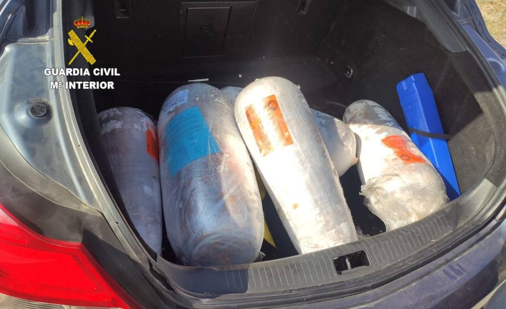 Intervienen 90 kilos de carne kebab sde un puesto del Arenal Sound transportadas en un maletero sin medidas higiénicas