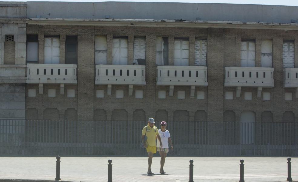 Una entidad impulsa la protección de los Docks del puerto antes de los derribos
