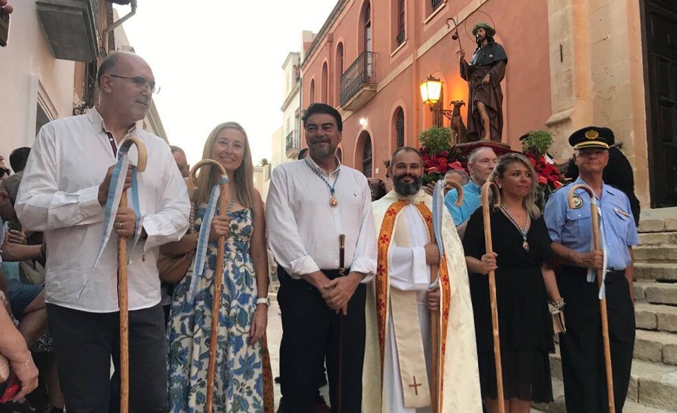 La procesión de San Roque vuelve a recorrer las calles de Alicante