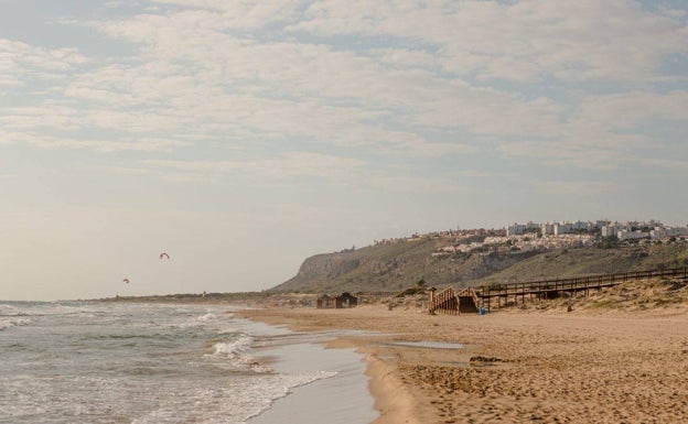 Elche cierra al baño una parte del Carabassí tras detectar contaminación residual en el agua