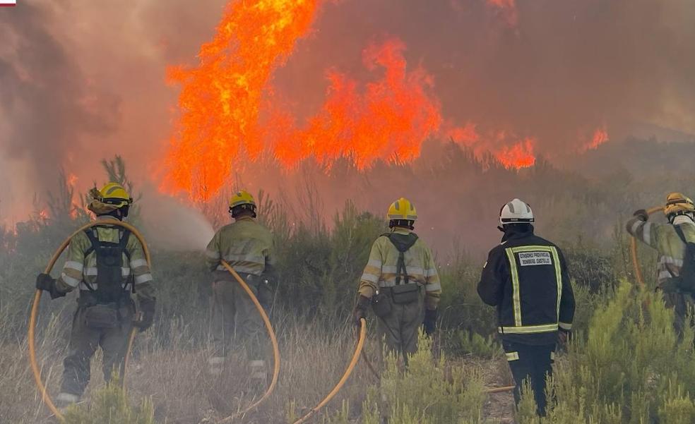 «El fuego se ha quedado a unos 20 metros de la Cueva Santa»
