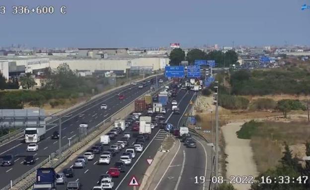 Un accidente de tráfico provoca 6 kilómetros de atasco en la A-3 a la altura de Cheste