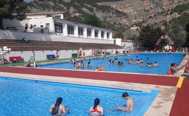 Las piscinas municipales de Alcoi alargarán la temporada hasta el 11 de septiembre