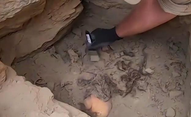 Hallan un tesoro arqueológico con joyas de oro y turquesa de 1.000 años