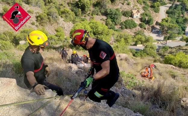 Una mujer fallece en Benidorm tras salirse de la vía y caer por un barranco con su vehículo adaptado