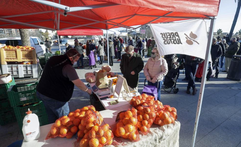 Gómez cuestiona la apertura de los mercados de agricultores en Valencia y propone «repensar» algunos