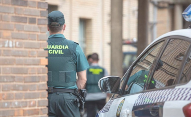 Detenido un hombre en La Pobla del Duc por agredir a su pareja