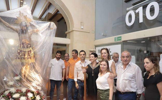 Las fiestas de Paterna, de nuevo en la calle con la procesión del Cristo y la Cordà