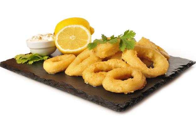 El ingrediente secreto para conseguir unos calamares a la romana crujientes por fuera y tiernos por dentro