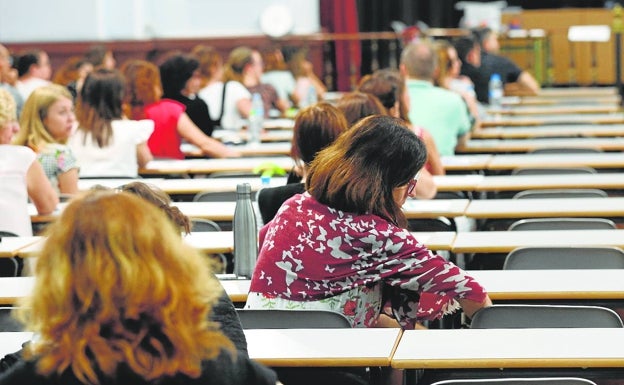 Educación mantiene los refuerzos en la ESO tras amenazar con retirarlos