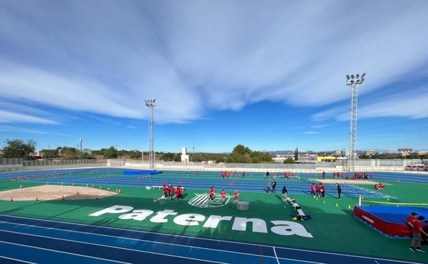 La pista de atletismo de Paterna estrena temporada con una amplia modalidad de usos y accesos