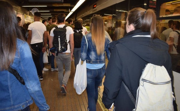 Más trenes para dar servicio a la Noche de los Disfraces de Rafelbunyol