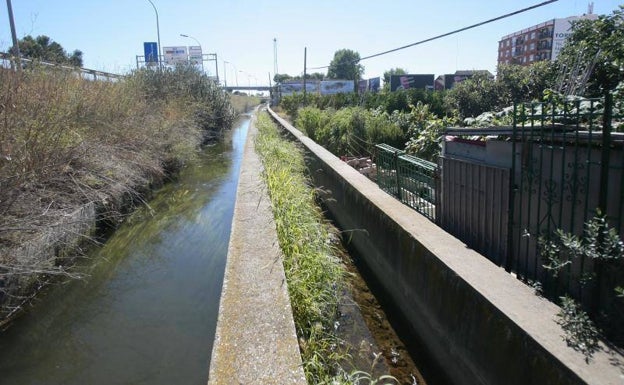 El Ciclo Integral del Agua invierte un millón de euros para desconectar las acequias que vertían aguas fecales a la huerta y al mar