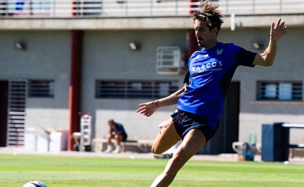 A Oviedo con una plantilla de Primera