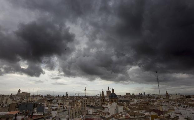 Emergencias y Aemet activan el aviso amarillo por lluvia y temporal en Valencia
