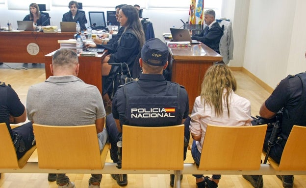 La acusada de asesinar a su bebé en Elche culpa a su expareja: «No sabía que tenía a un monstruo en casa»